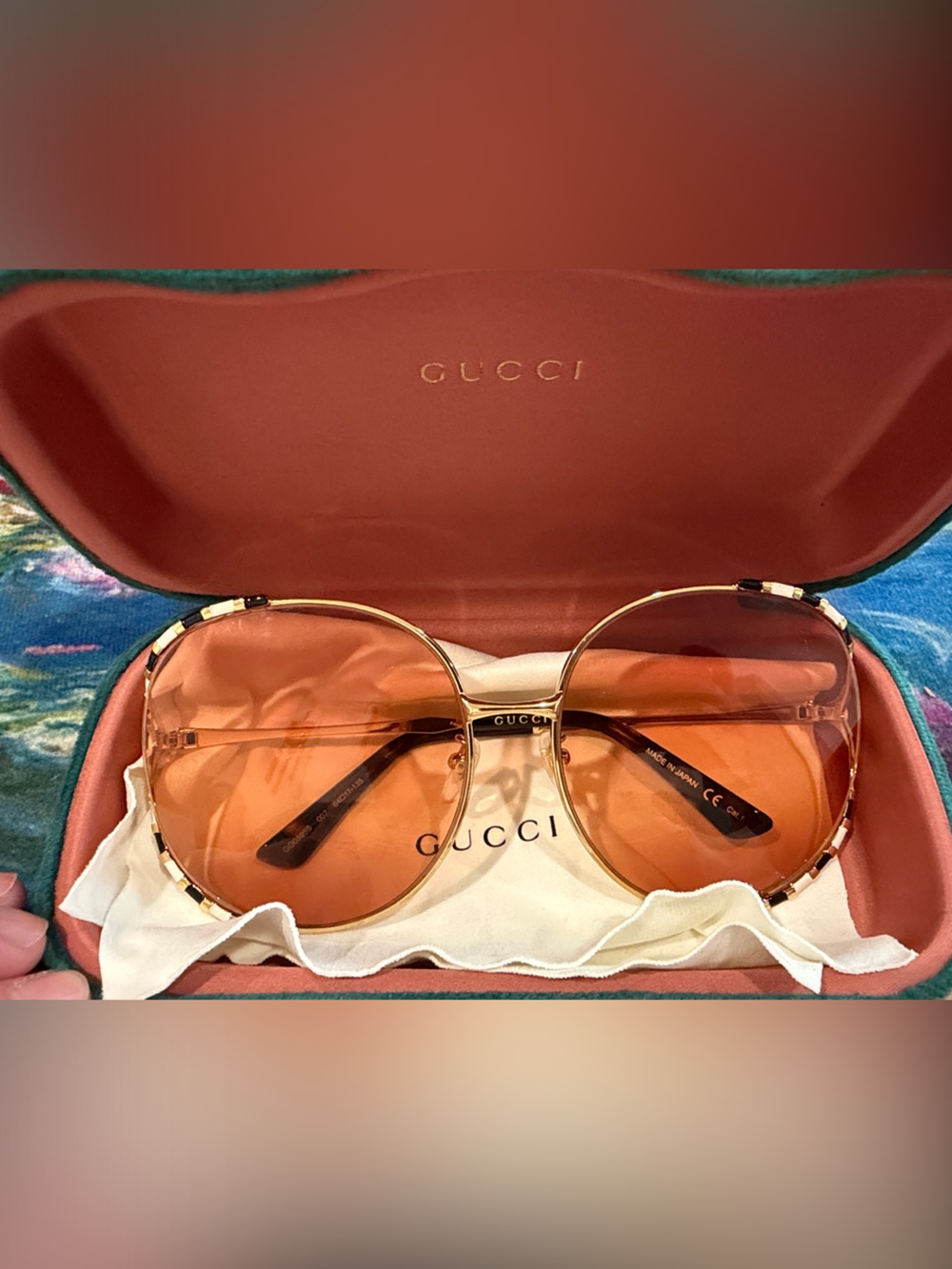 Gucci oversized black and ivory Gold Metal Frame Sunglasses gg0595s 007